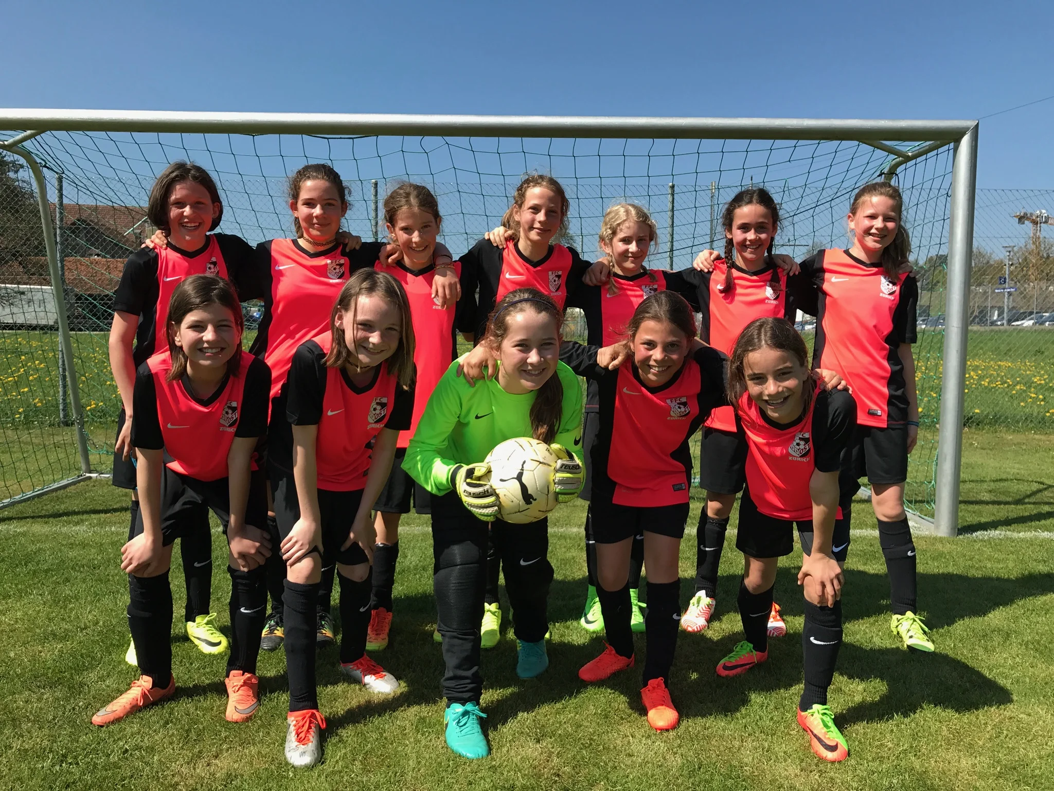 Auch die D-Juniorinnen gewinnen deutlich