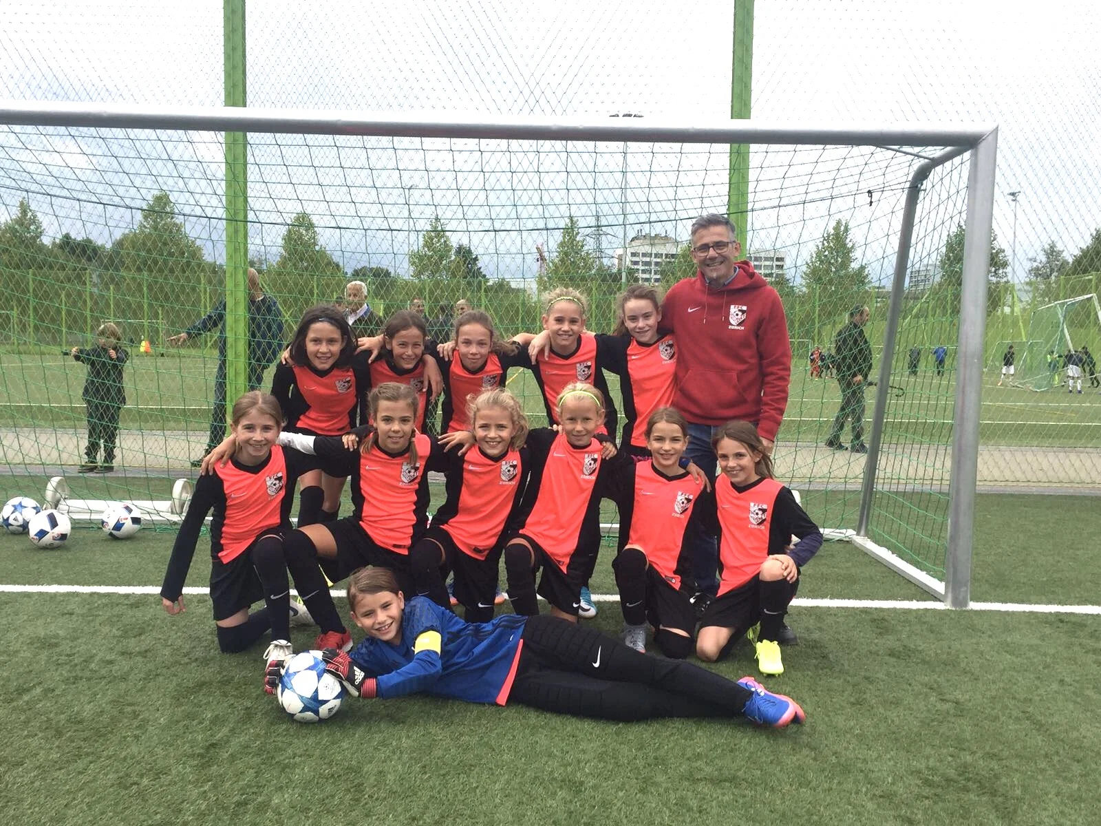 Unsere E1 Juniorinnen gewinnen gegen den FC Schwamendingen