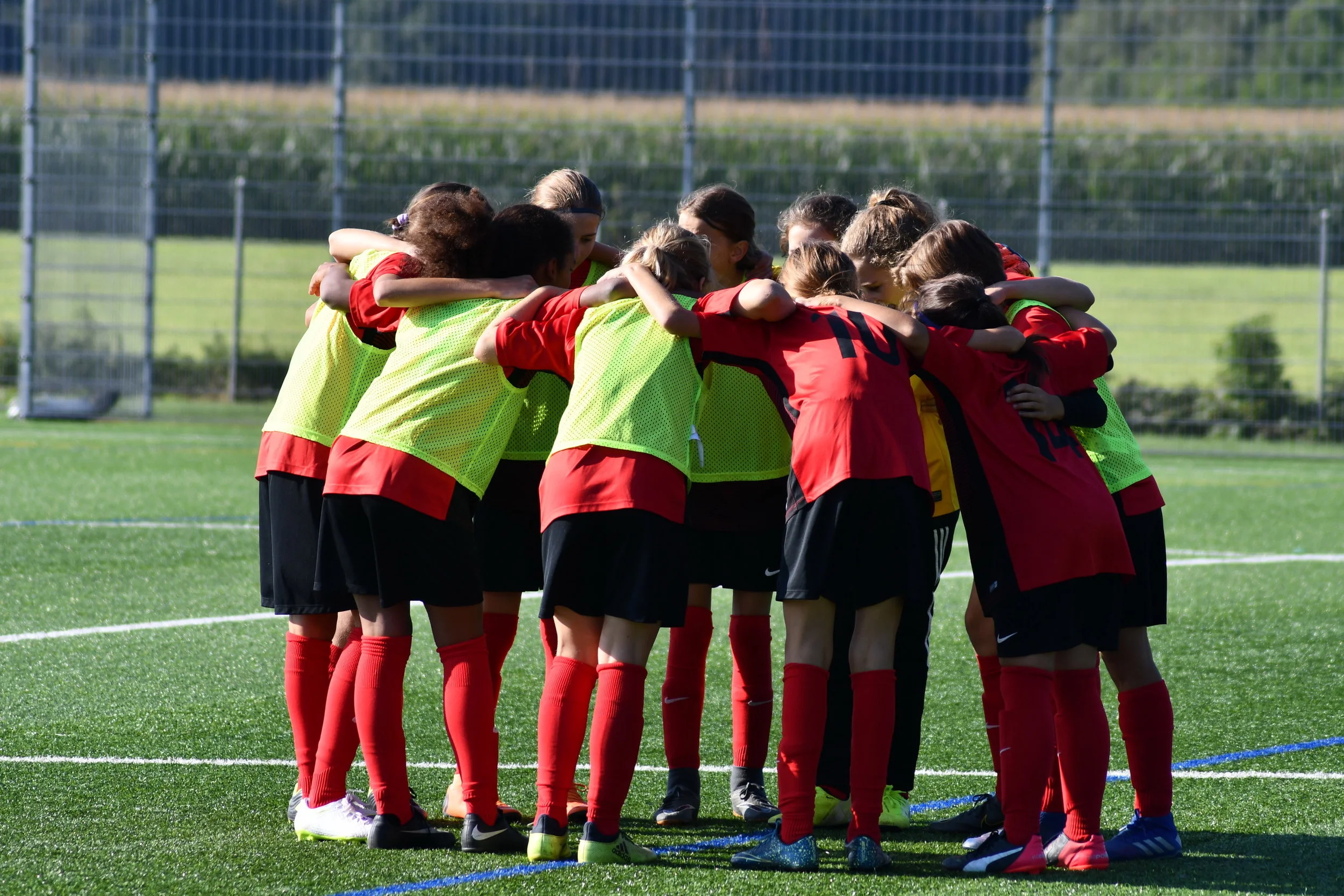 Juniorinnen Df spielen gegen FC Pfäffikon Dd 