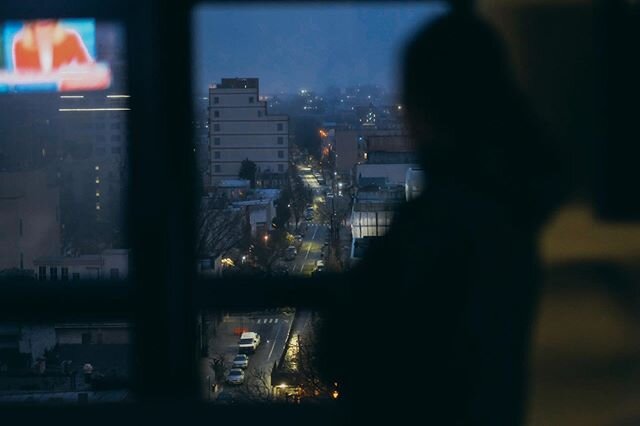 &bull; DAY 18 &ndash; March 29th, 2020 - &ldquo;90% of the time spent looking out&rdquo; #FromMyWindows &bull; _______________________________________________________
 #everydayeverywhere  #yourshotphotographer #lensculturetalent  #fujifilm  #spi_col