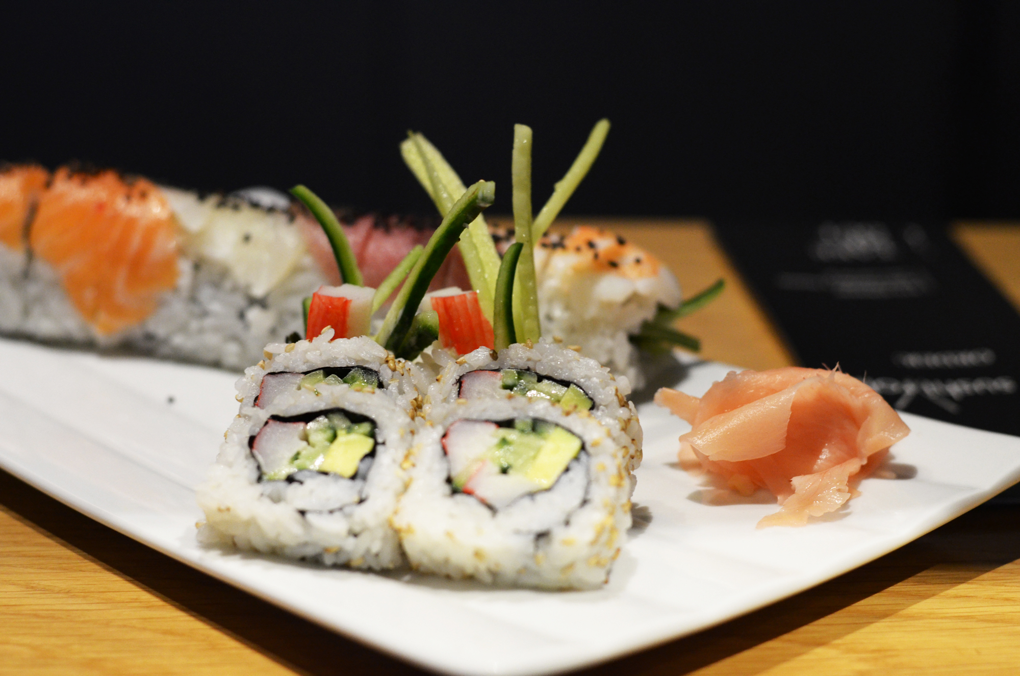 sushi.rolls.01.jpg
