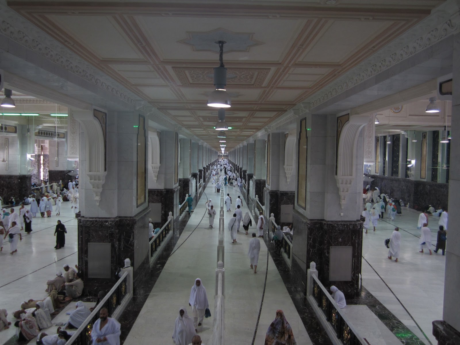 Walkway between Safa and Marwa - image from Masjid Al Haram Blog