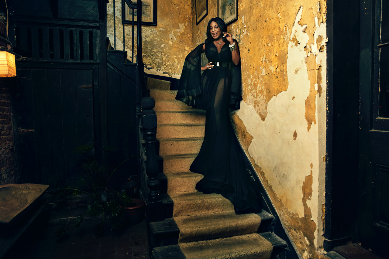 1259 SHO 03D ESSENCE MAG Sh_03_053.jpeg