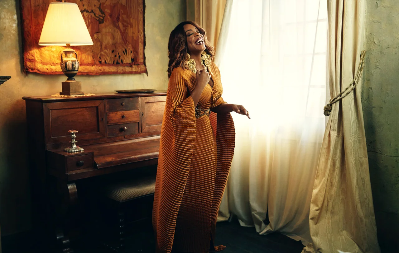 1259 SHO 04C ESSENCE MAG Sh_05_093.jpeg