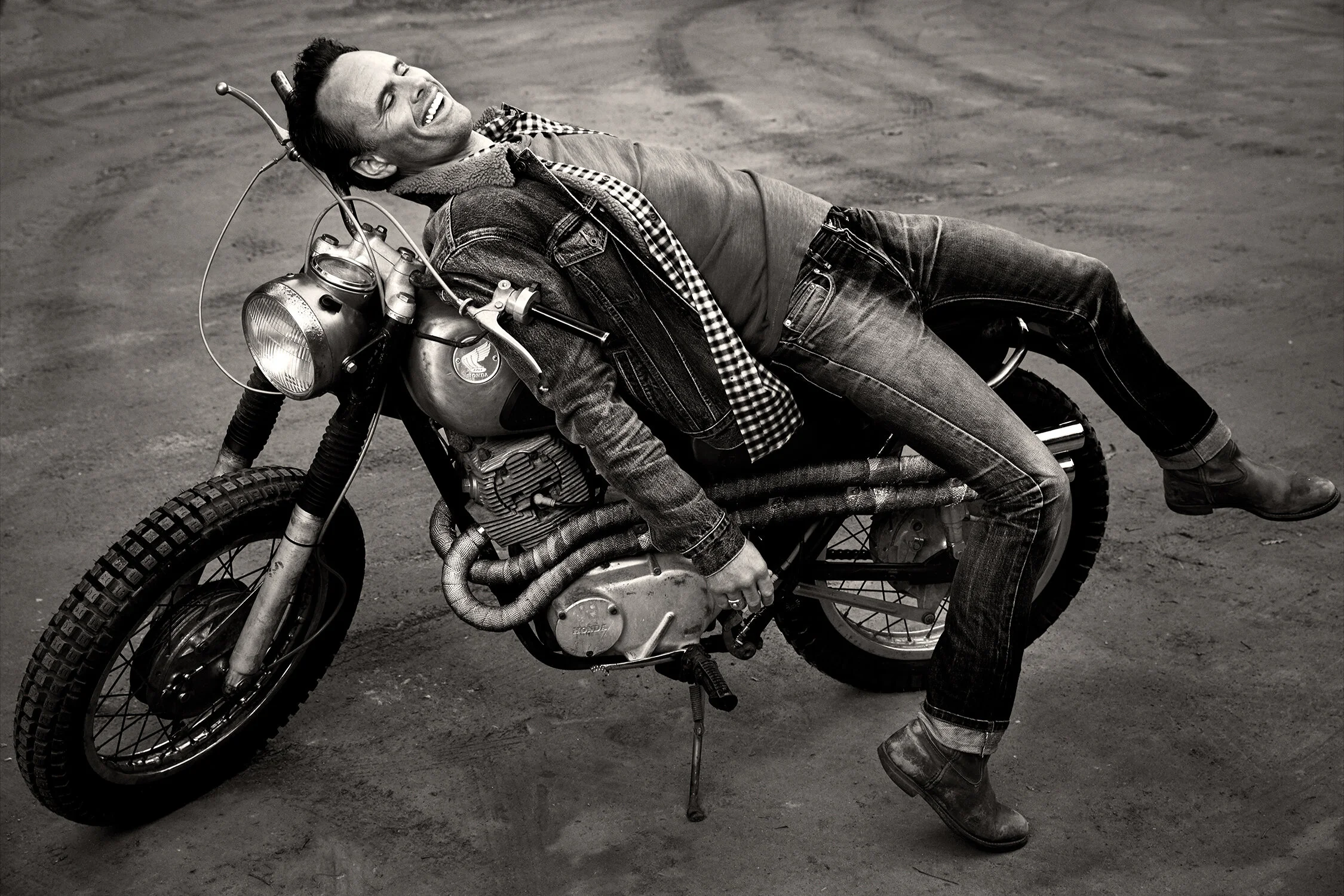 GOGGINS_WATCH_121219_0854 copy_bw.jpg