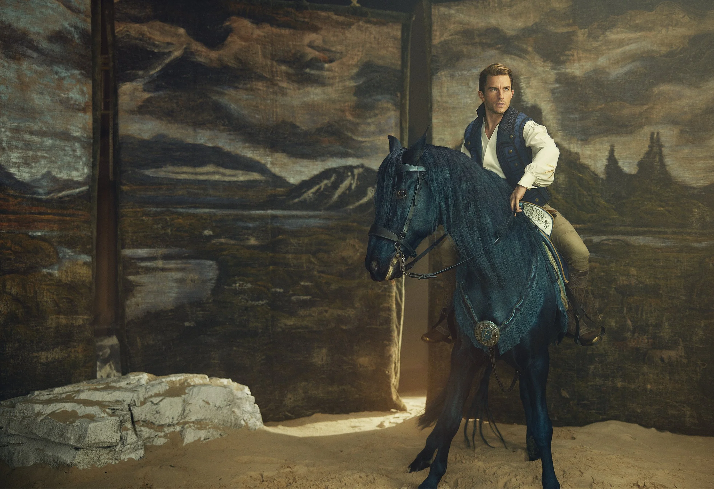 20240129_SH_GERSHWIN_Editorial_12_FIYERO&HORSE_Backstage_0107 1_v4_QC copy.jpg