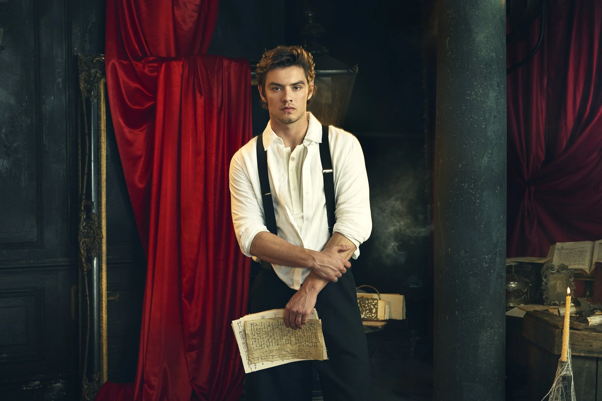 DRACULA_60812_STILLS_20260522_JONATHAN_HARKER_GALLERY_135 copy.jpg