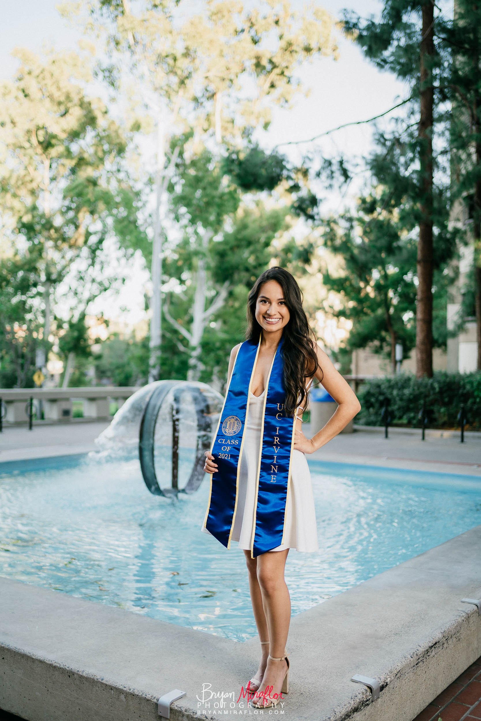 UC-Irvine-Grad-Portraits-Alena-Infinity-Fountain-Miraflor-Photography-2021-10.jpg