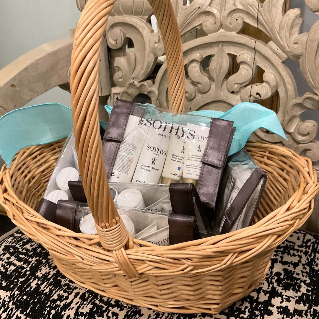 Our travel kits are perfect for busy moms! It contains all the essentials for your skin care regimen in convenient travel sizes 💗🦋
LINK IN BIO to request products!
.
.
.
.
.
#hinghamdowntown #hinghamcenter #hinghamshopping #hinghamfarmersmarket #hi