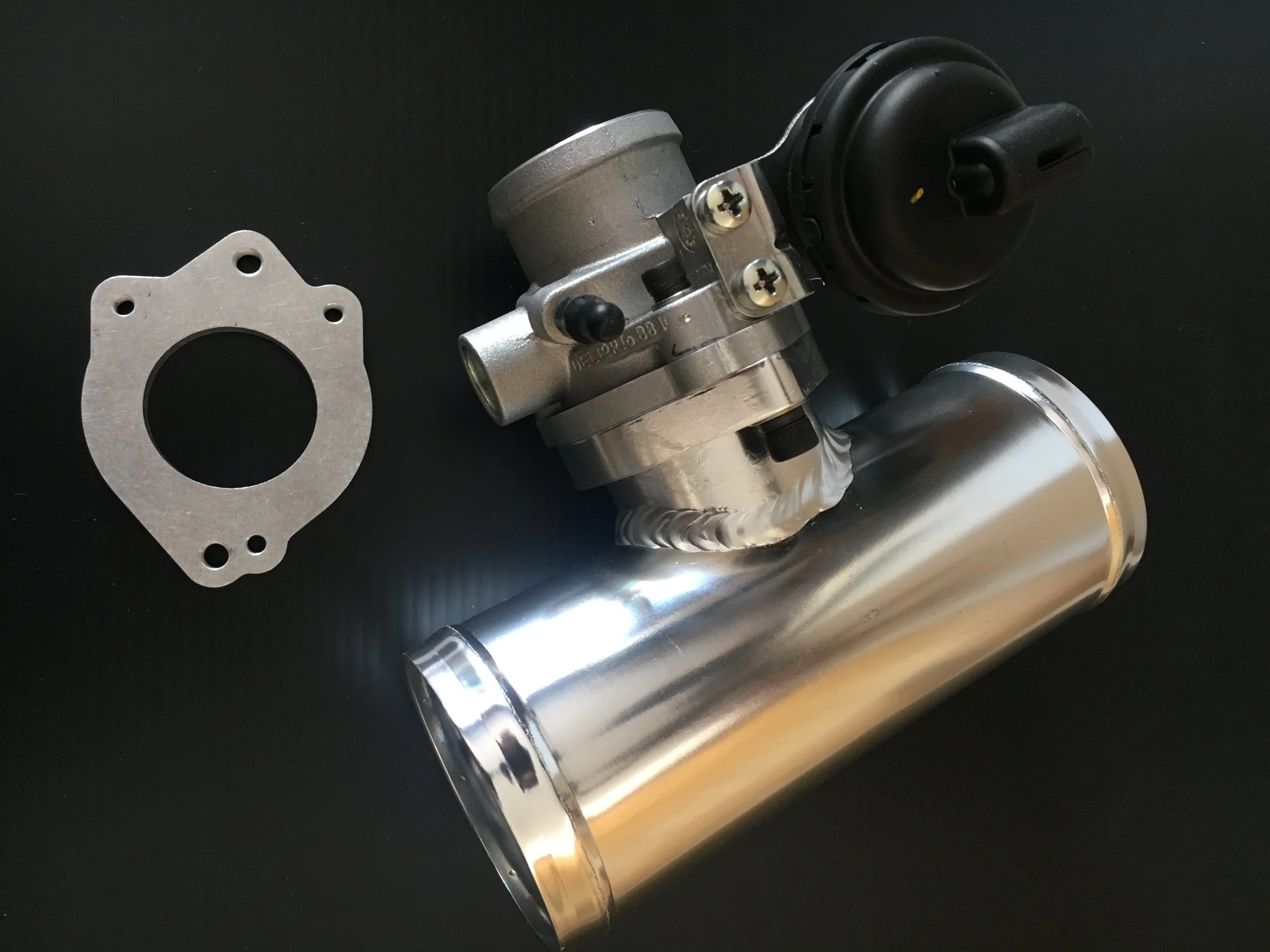 Supercharger bypass valve adapter for all Aseries engines or universal