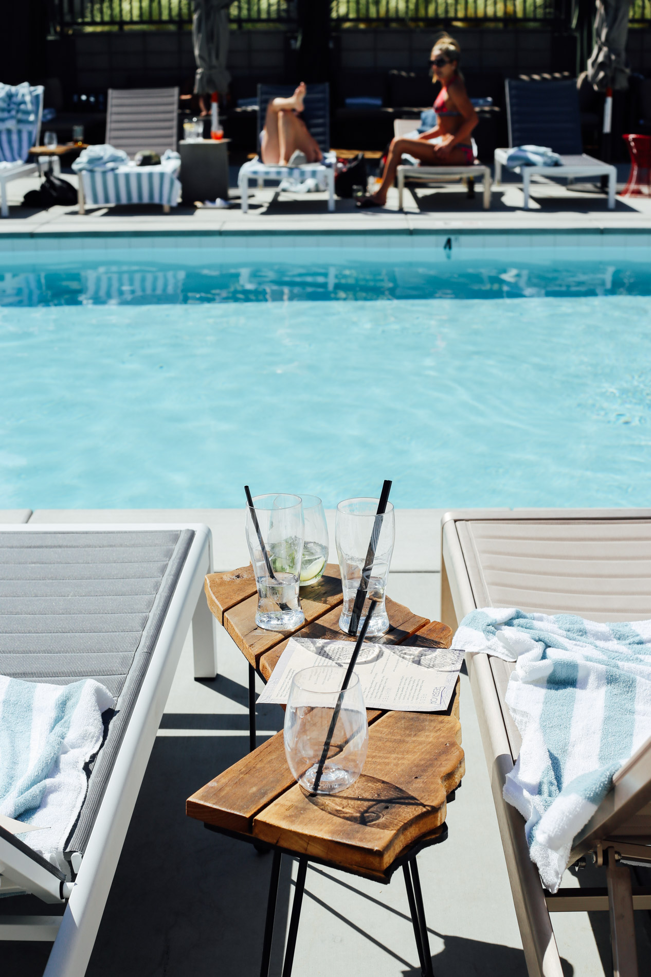Arrive hotel pool