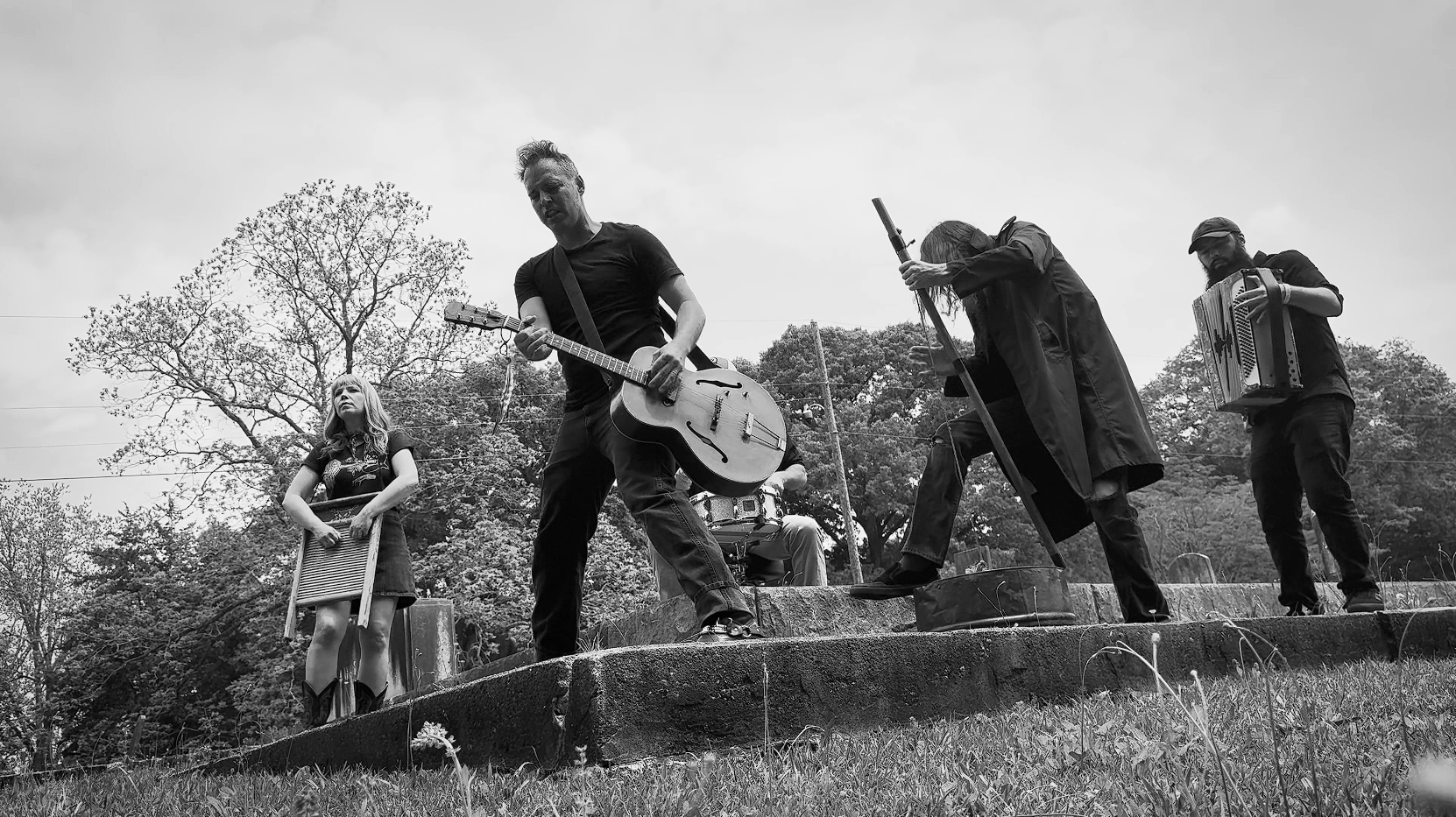 The Pine Hill Haints - Svengoolia (music video)
