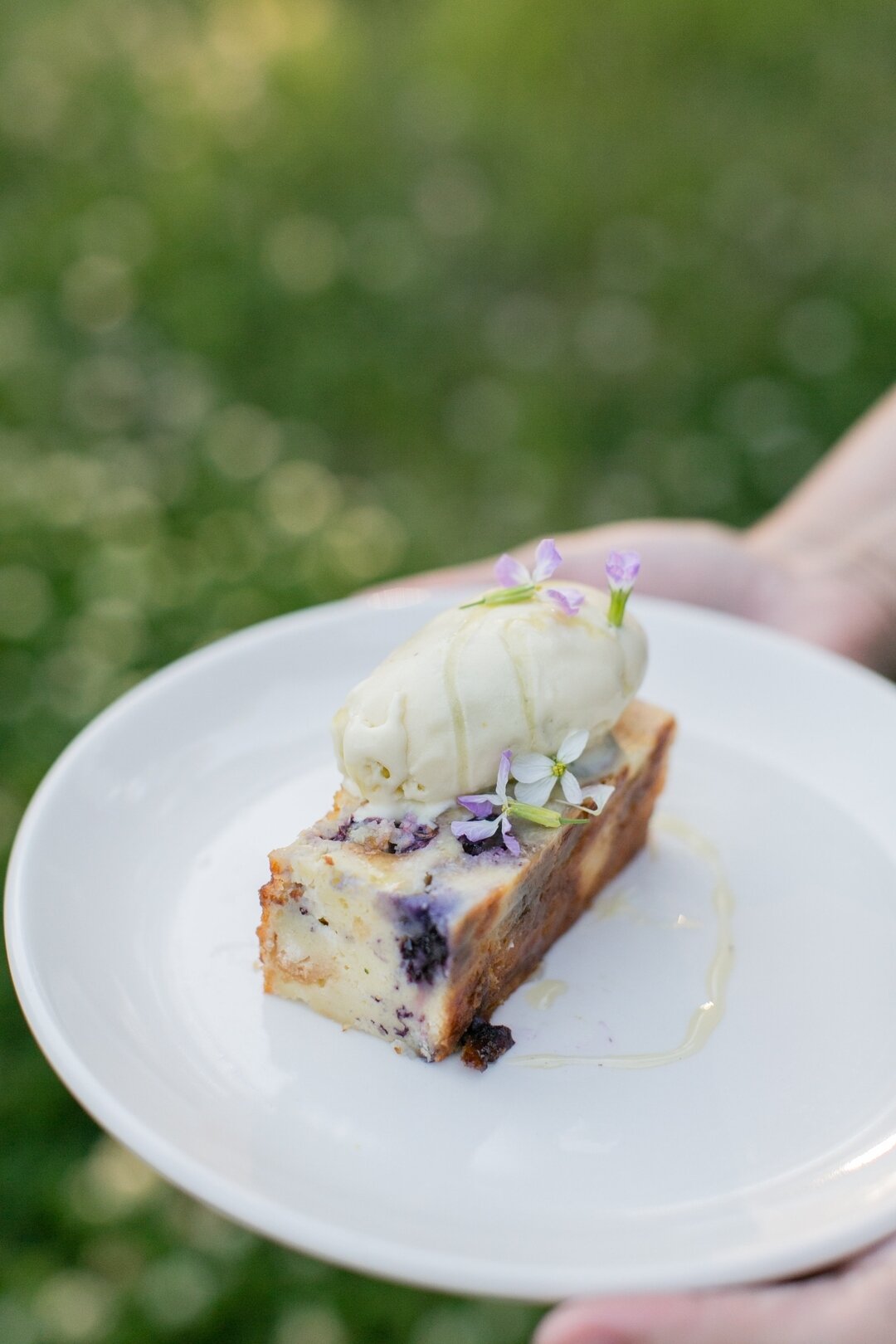From picnics to patio parties, desserts like our Blueberry Bread Pudding make it better! #homespunatl

Photo by @jashleyphotography for @artfarmserenbe
Location @serenbe