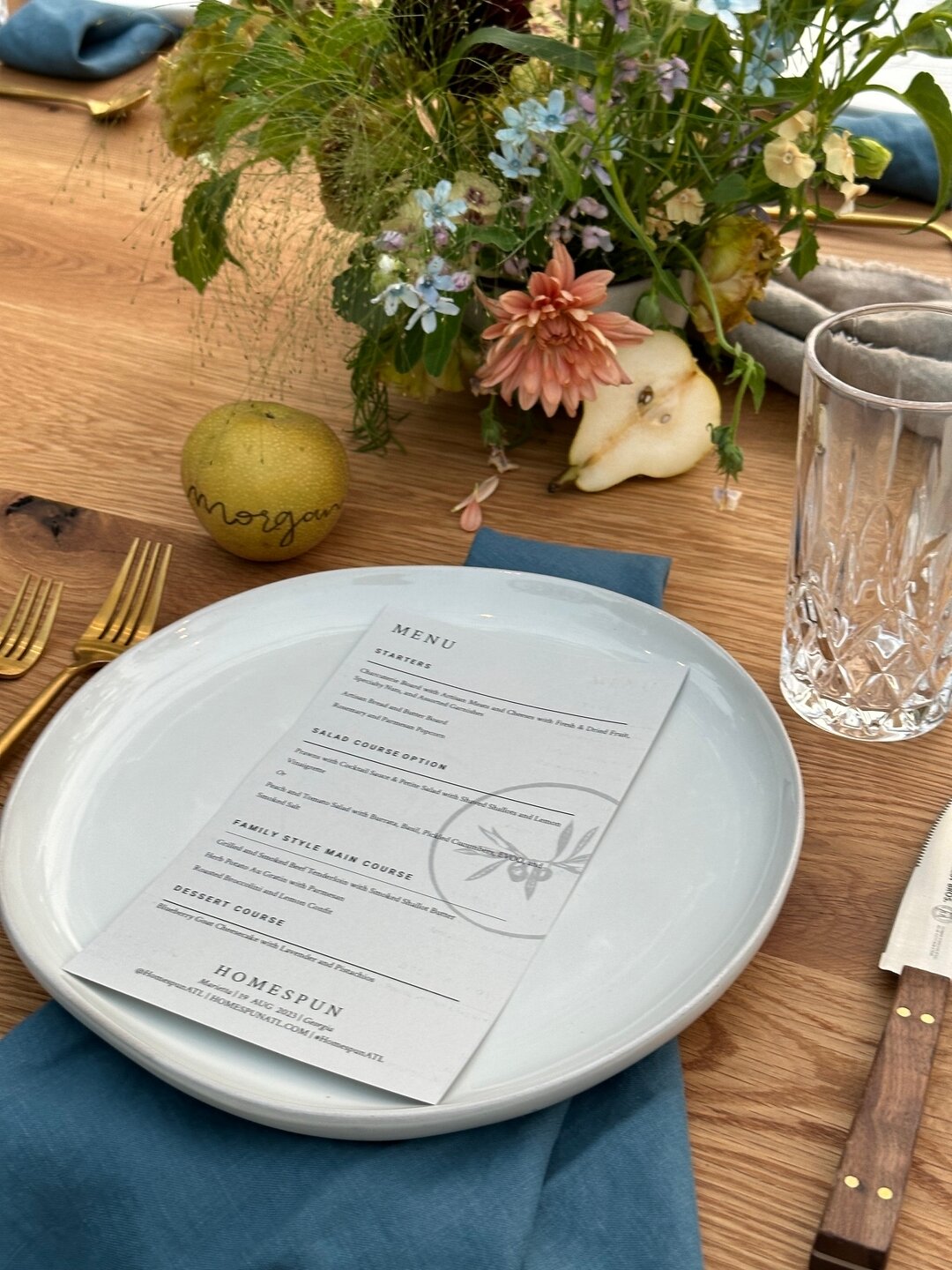 The art of setting a table. ✨ #homespunatl

Photo + styling by @morganbeatton
Florals by @89thandautumn