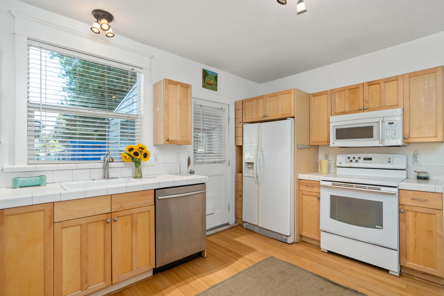 5326 SE 104th Ave Portland OR-large-012-005-Kitchen-1500x1000-72dpi.jpg