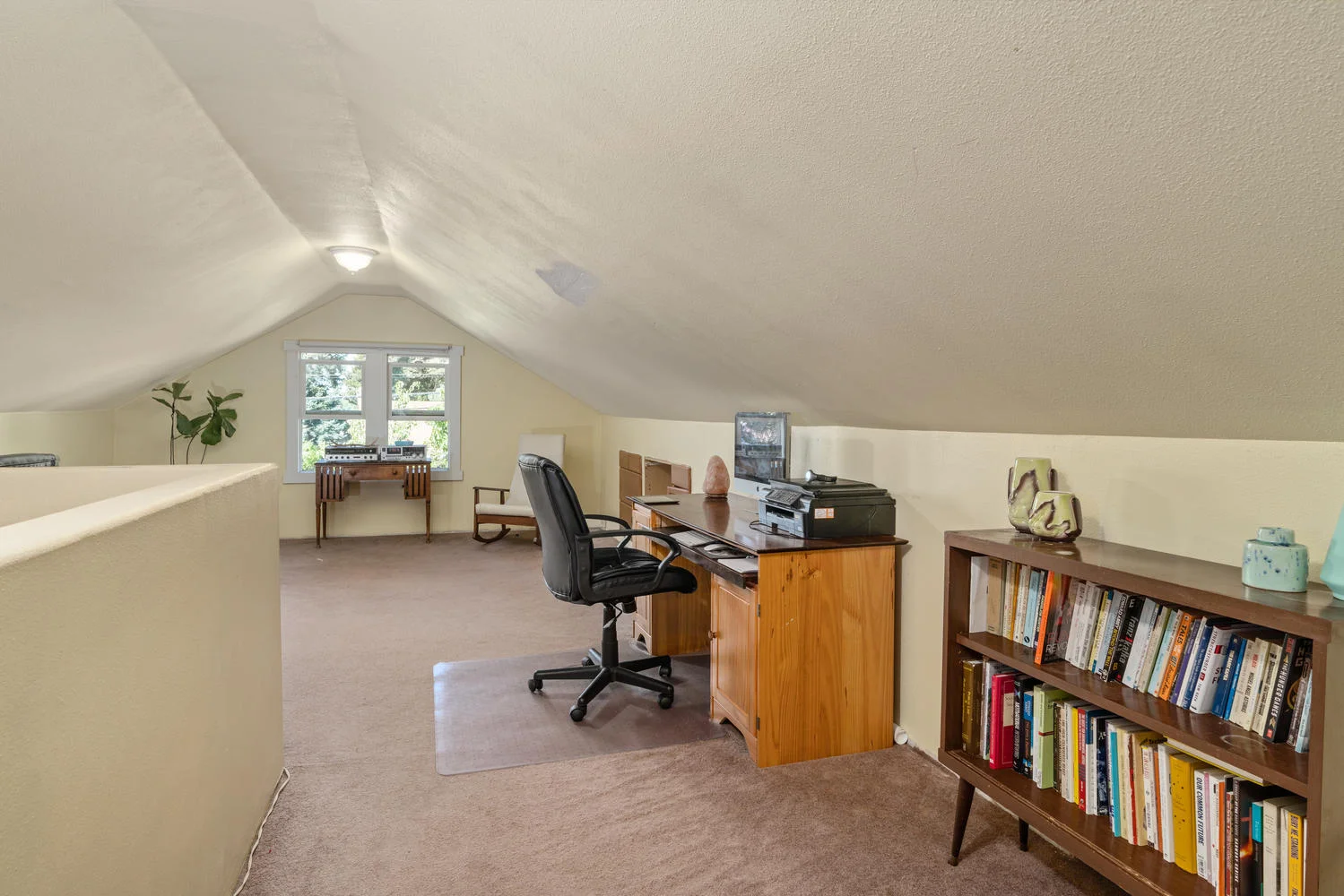 5326 SE 104th Ave Portland OR-large-024-027-Upstairs-1500x1000-72dpi.jpg
