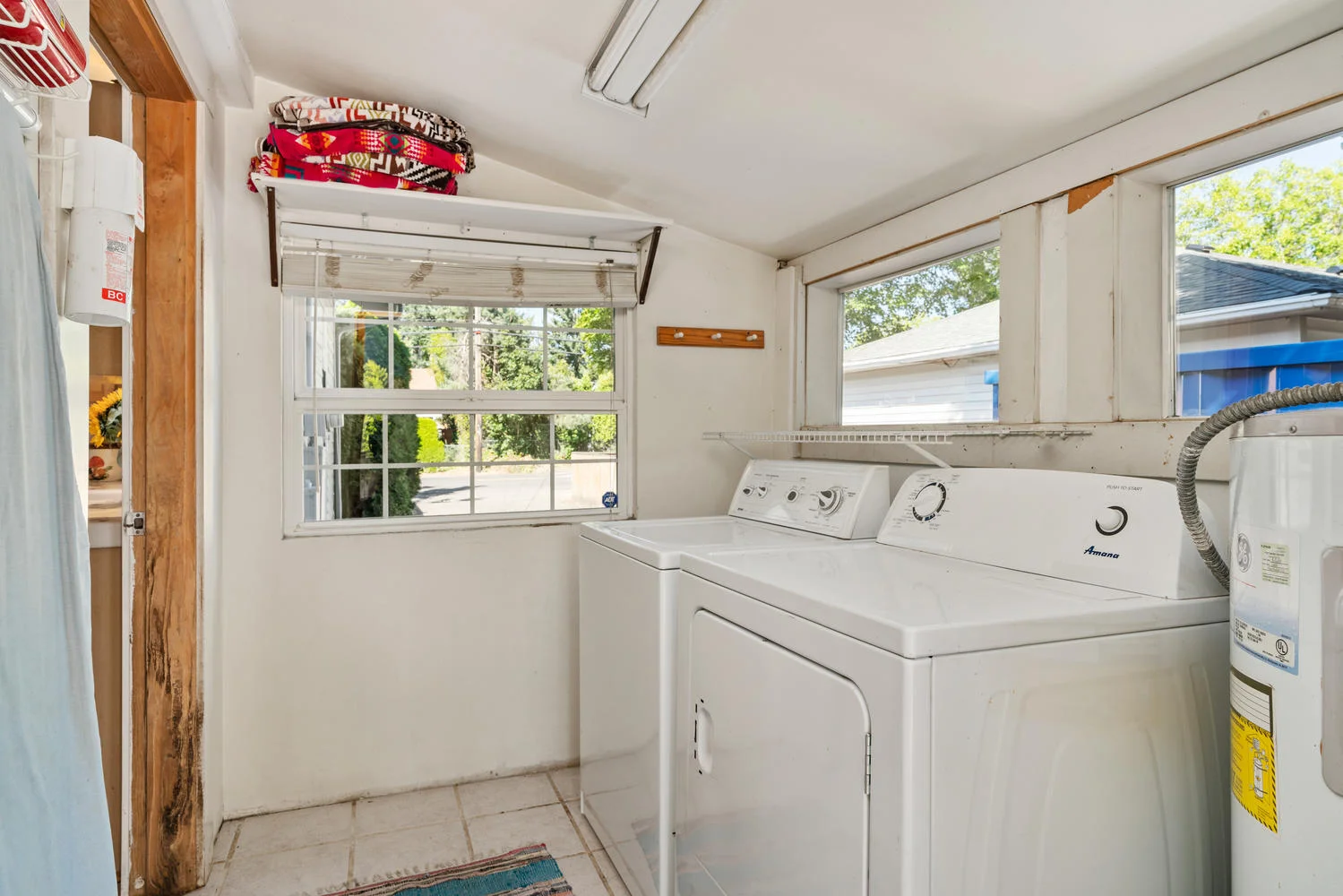 5326 SE 104th Ave Portland OR-large-028-020-Laundry-1500x1000-72dpi.jpg
