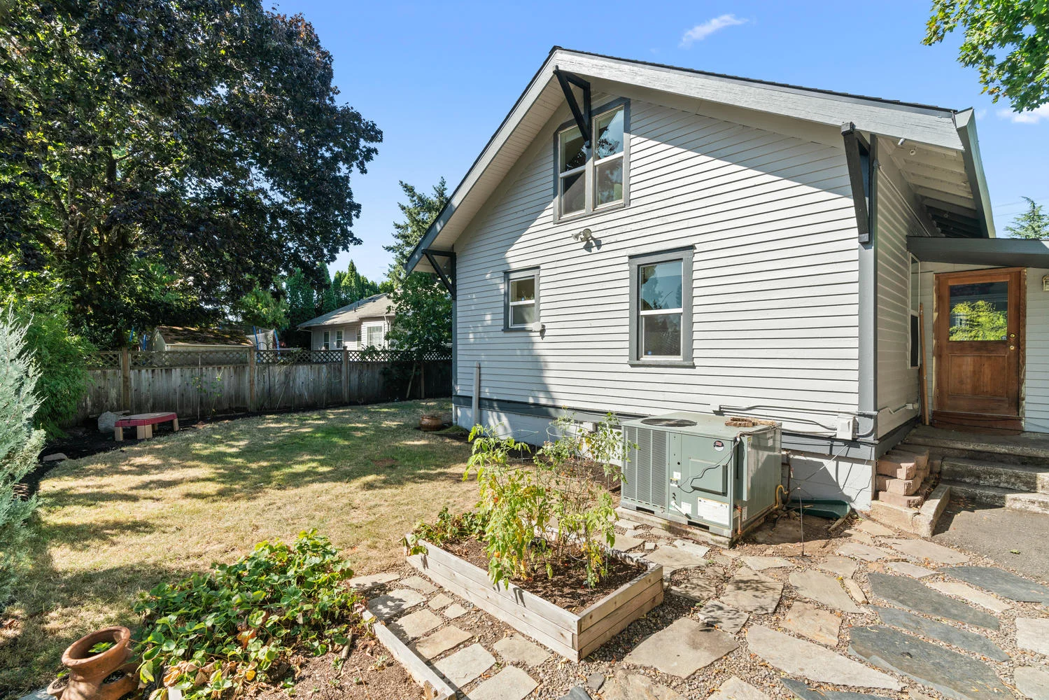5326 SE 104th Ave Portland OR-large-029-028-Back yard-1500x1000-72dpi.jpg