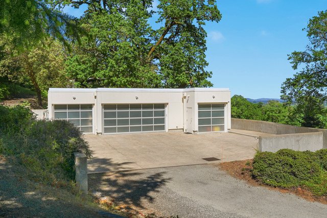garage mcminville.jpeg