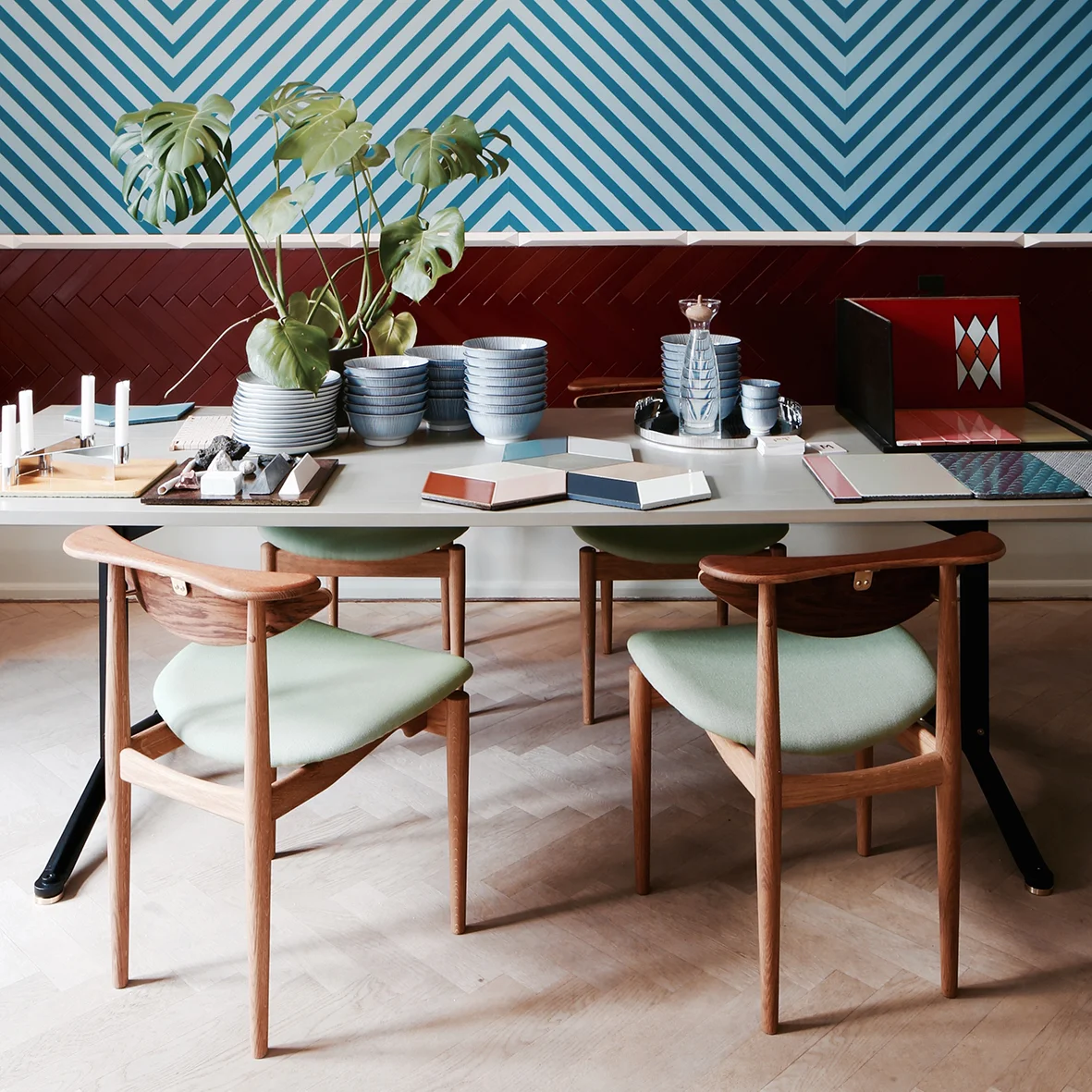 Reading-Chair-Oak-Teak-Dimensions-H74-W52-D58-Sh45cm-Fabric-Rime-921-by-Kvadrat-2.jpg