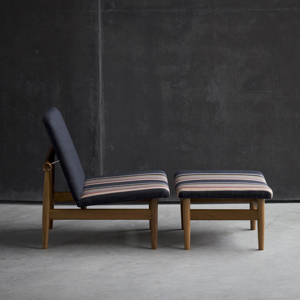 web-japan-sofa-and-chair-1.jpg