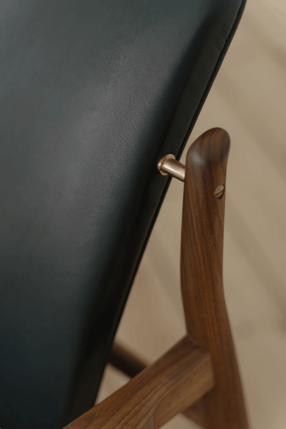 The France Chair_Walnut_Elegance_Black_6.png
