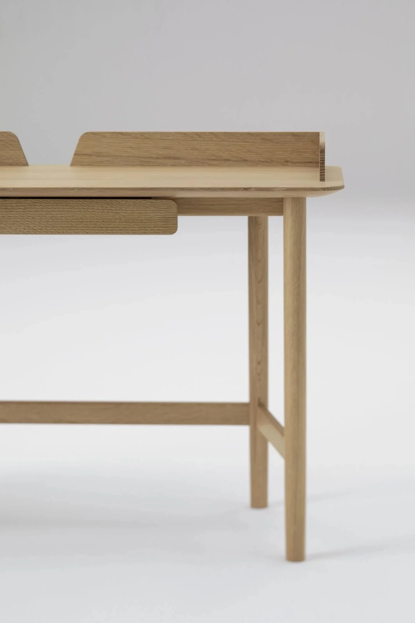 desk1202.jpg