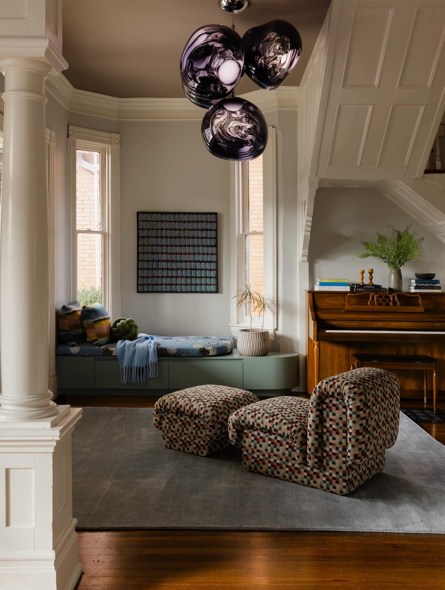 Pretty little mixer. 

Custom bench blends old and new. 

Melts our heart. 
@tomdixonstudio does no wrong. 

@katelikeheart 📸 
@shop_chunk Visual Direction

#modernity #designmix #howwedwell