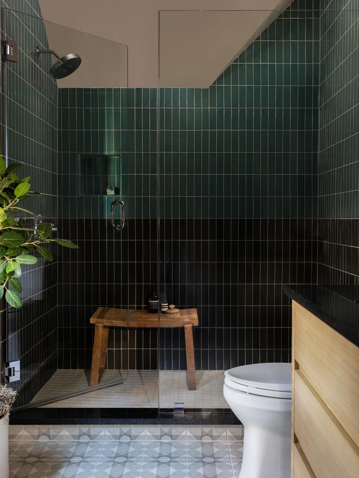 Tranquil beauty. 

If only&hellip;. We could stay here all day!! 

Stunning shower moment with @haustileco  and @walkerzanger !

@katelikeheart 📸 
🧥 Styled by @shop_chunk 

#tile #tileinstallation #interiordesign