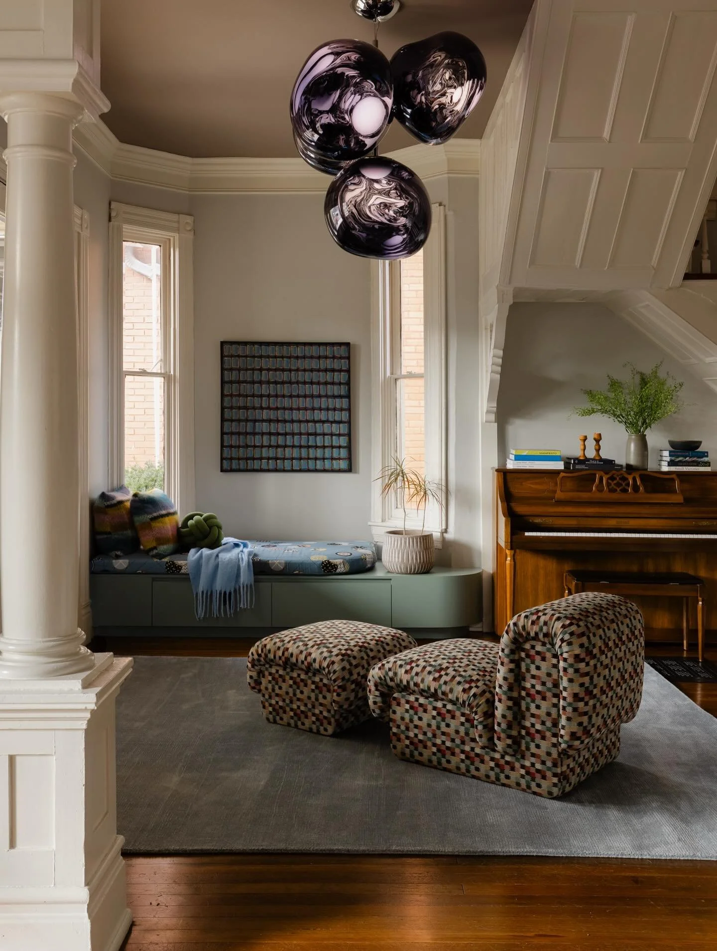 Pretty little mixer. 

Custom bench blends old and new. 

Melts our heart. 
@tomdixonstudio does no wrong. 

@katelikeheart 📸 
@shop_chunk Visual Direction

#modernity #designmix #howwedwell