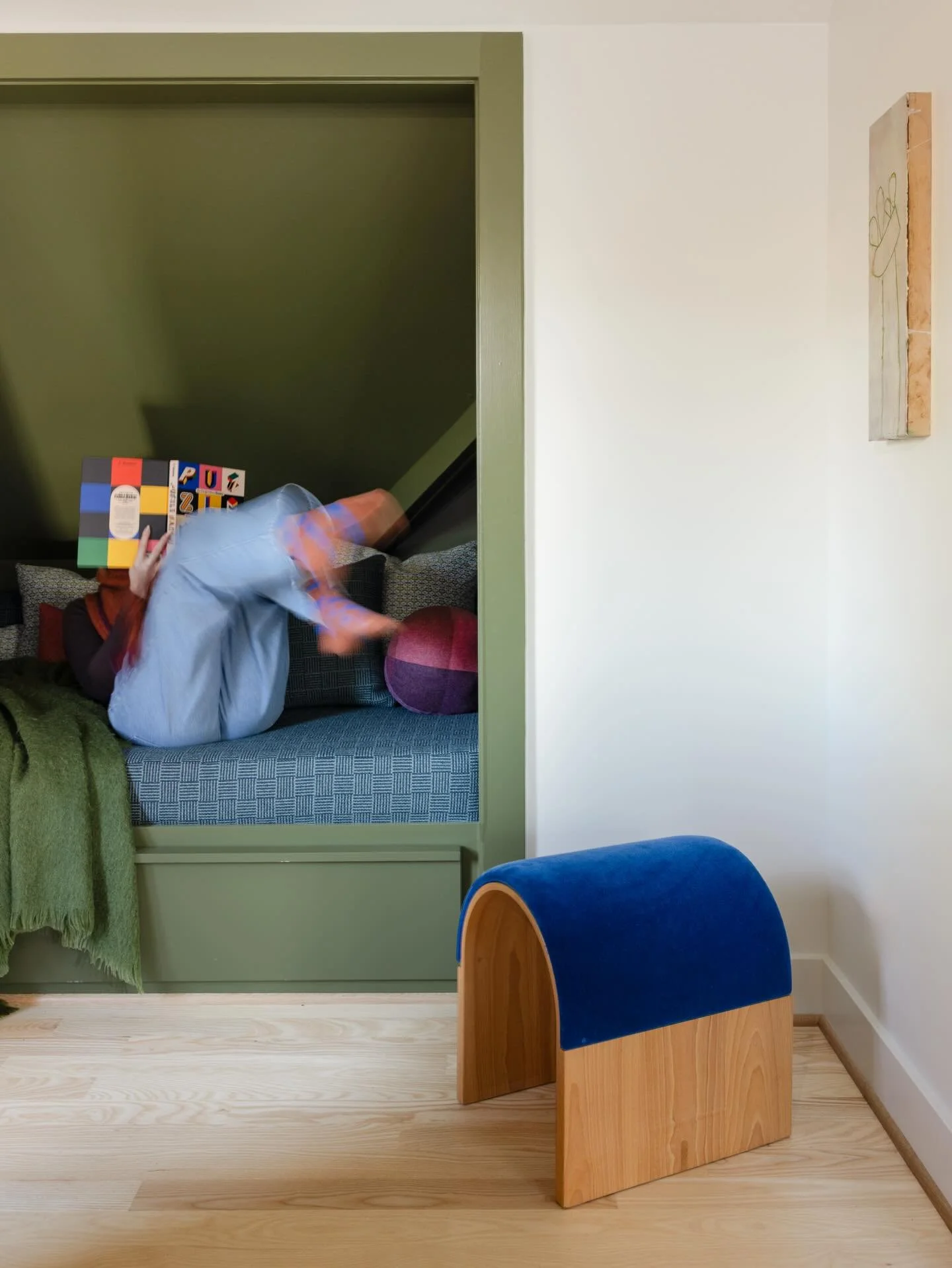 A pause for joy. We hear the birds singing 🎶&hellip;do you? 

Fun shoot, tipping it&rsquo;s 🧢 to spring! 

@katelikeheart 📸 
@shop_chunk Visual Direction