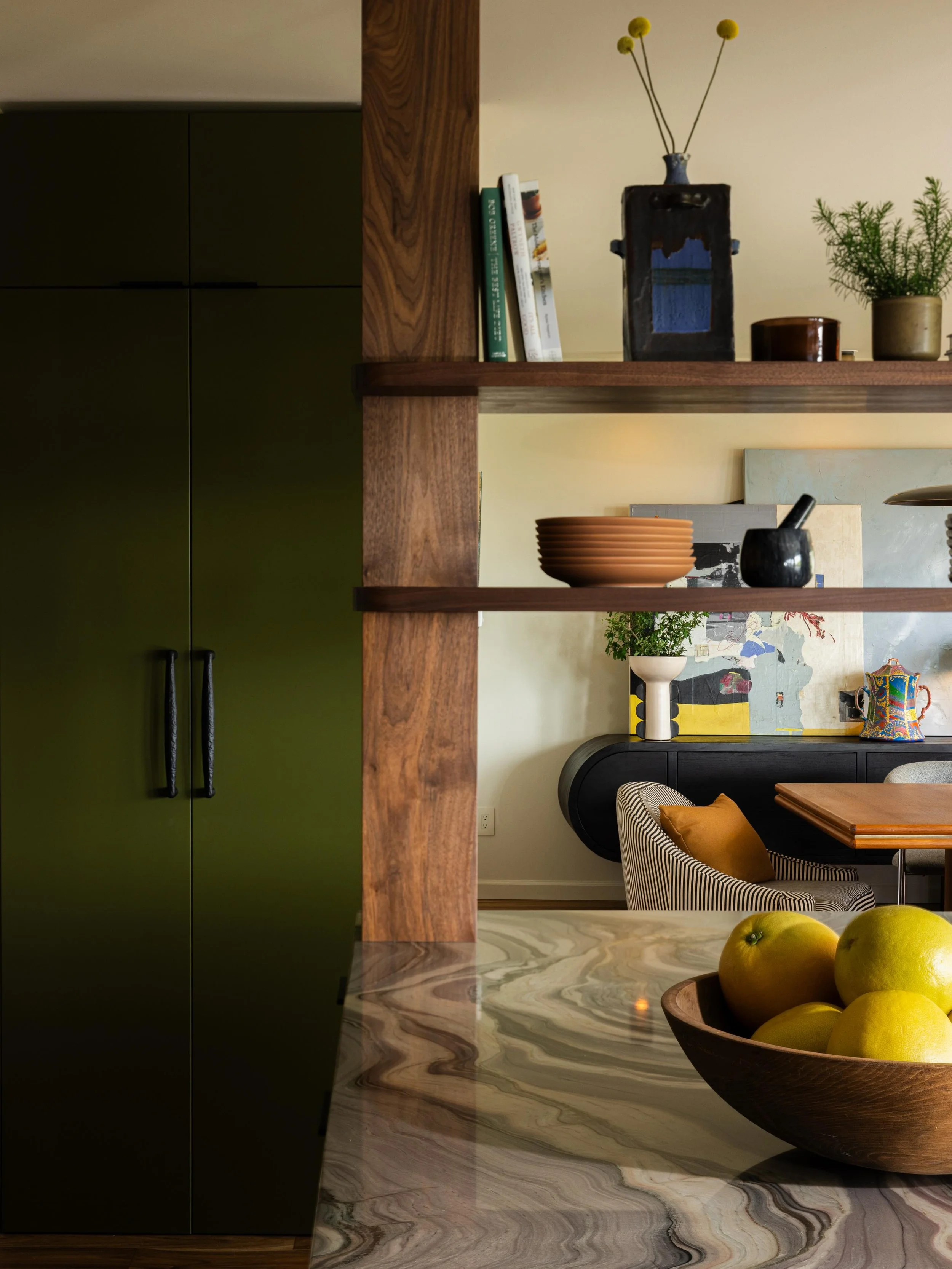 The natural stone is a good as the walnut grain match. 

Island dreams. 

The lines. Doing that &hellip;peace of mind tranquility&hellip;trick again.

@ora.house.furniture + @simslohman  balanced 

@katelikeheart photography 
@natalieodesign styling