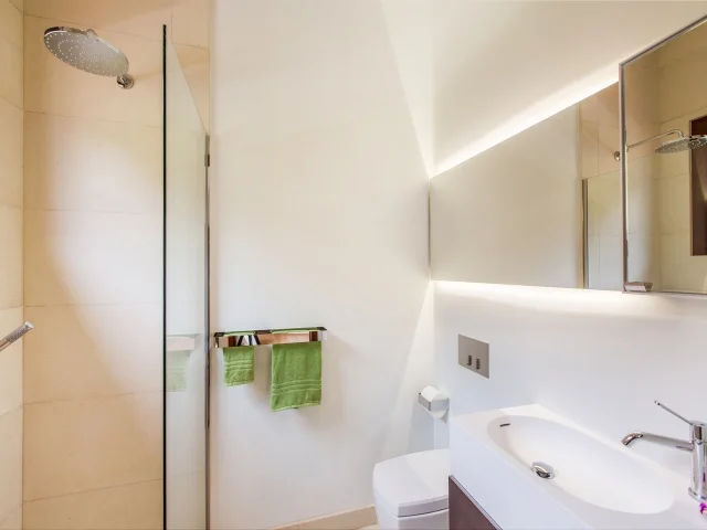 Bedroom-Suite-3_640x480_1926186.jpg
