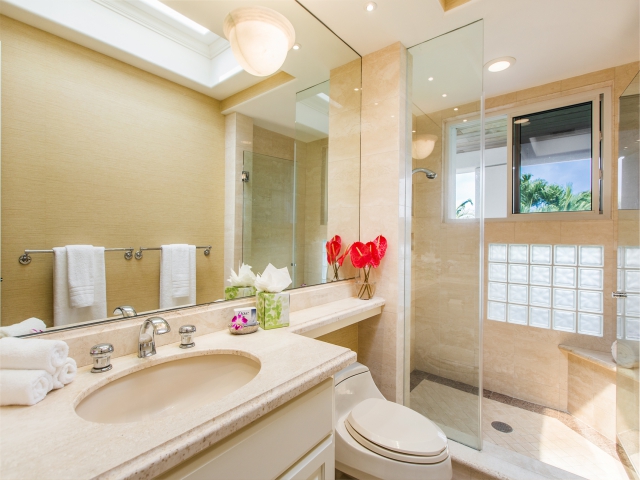 Bedroom-Suite-2_640x480_1926059.jpg