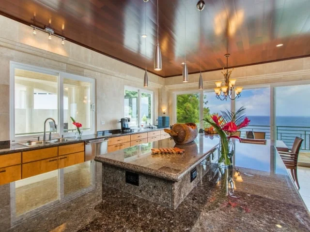 Kitchen_640x480_2130262.jpg