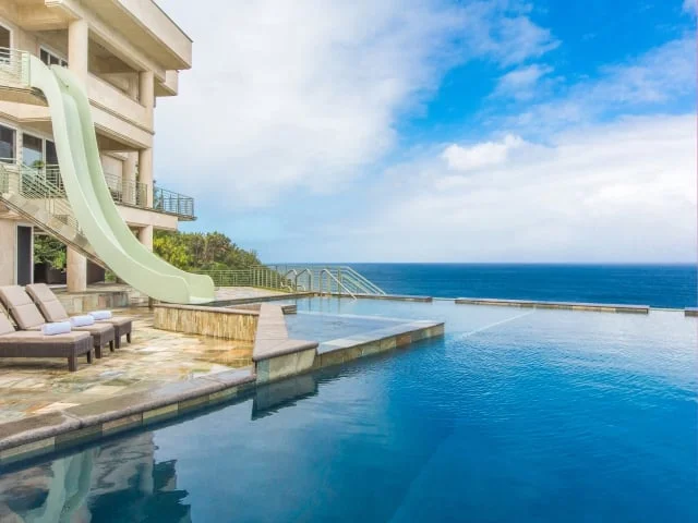 Pool---Spa_640x480_2130272.jpg