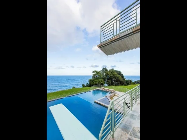 Pool---Spa_640x480_2130278.jpg