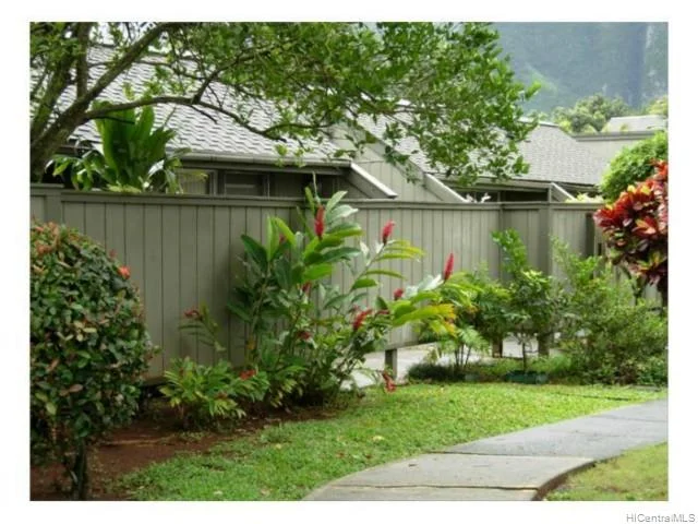47-736 Hui Kelu St. #1-102 Kaneohe, HI 96744