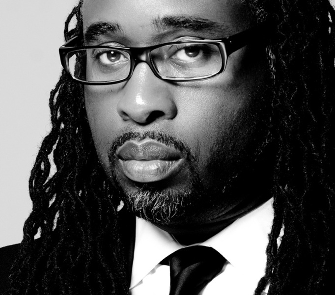 Darius B Williams cradles a camera in hand as the constant, consummate shutterbug. Darius’ most recent works favor portraiture with elements of fashion, artistic nudes and emotional studies. Using lighting, elements in the surrounding environment and created pieces, he shapes his images with boldness and passion. Envisioned and realized the iconic project flicks.