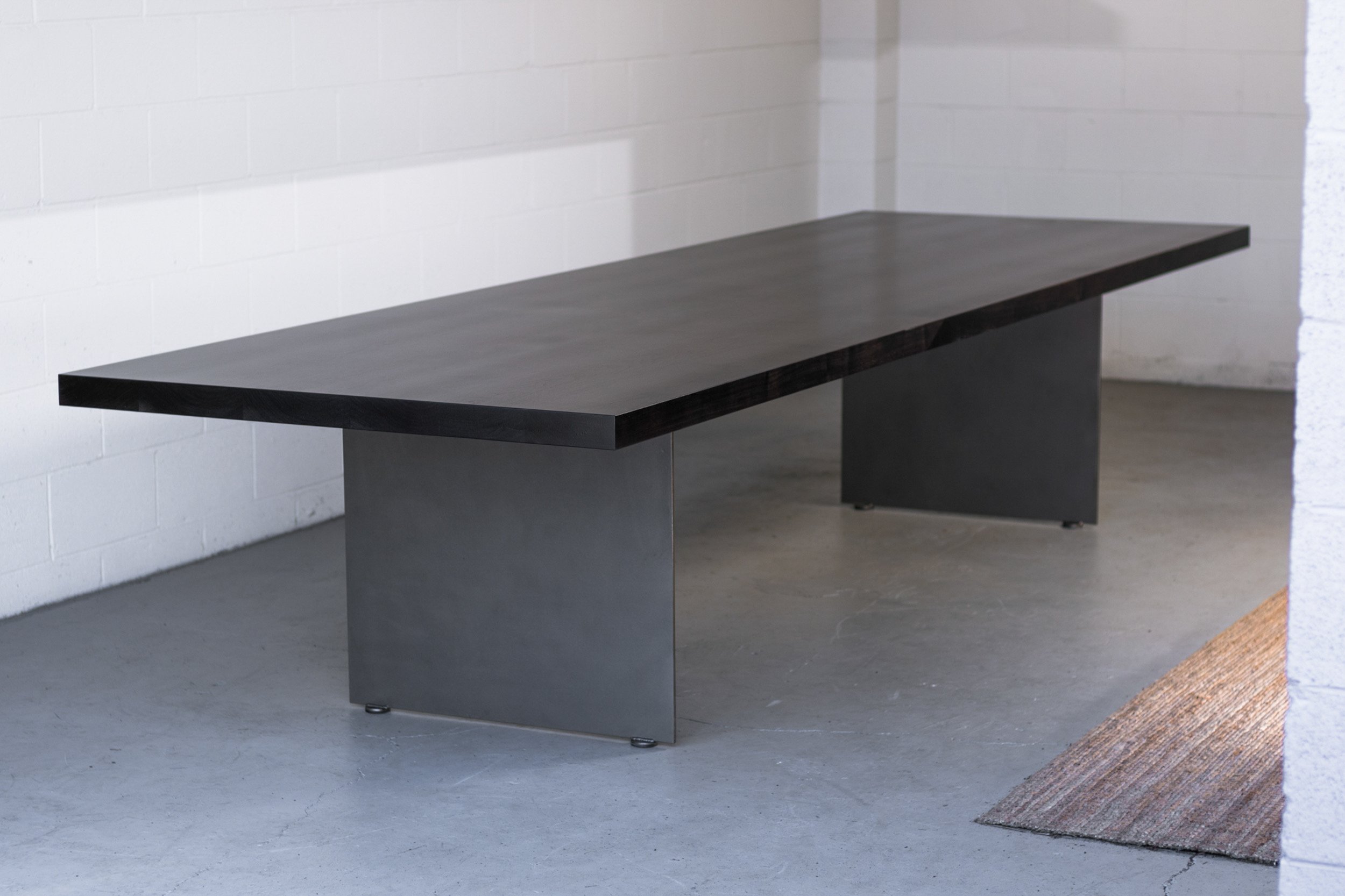 Forum Table Showroom NoStrip_02.jpeg