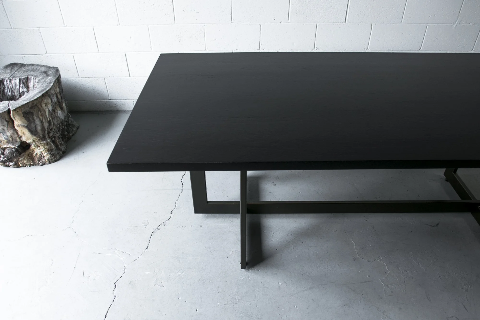 StockBlackTable_12.jpg