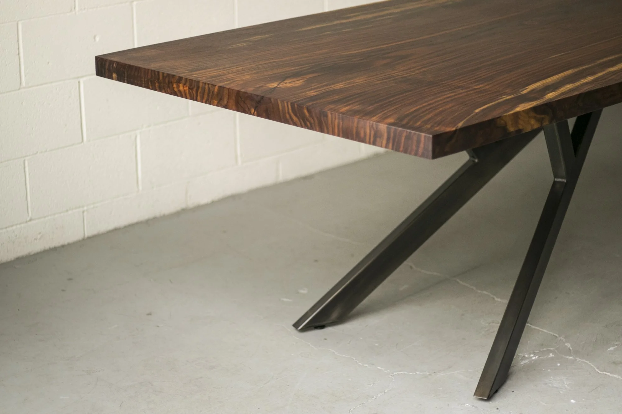 ClaroSlab HunterTable_07.jpg