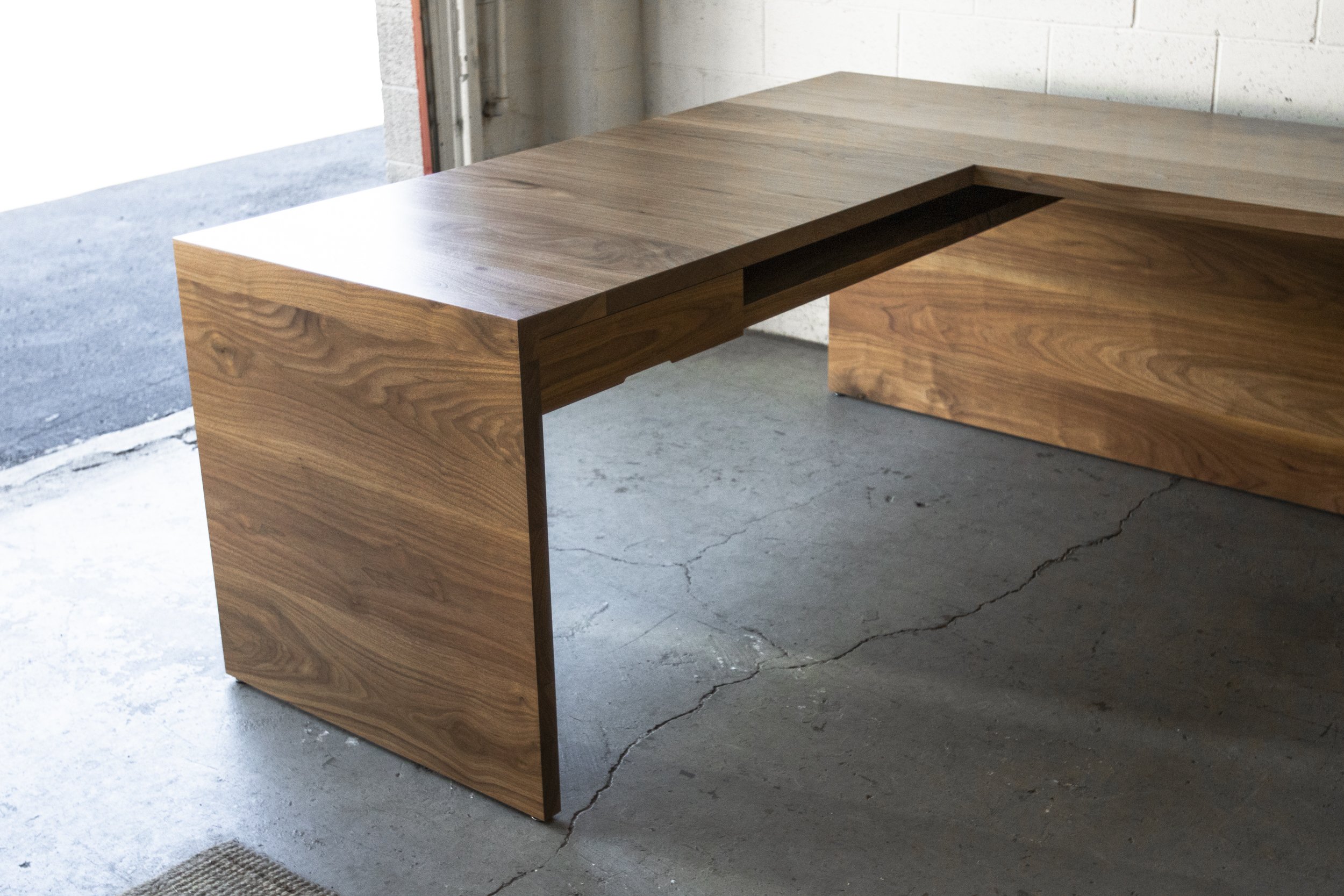 TahoeModern L Desk01.jpg