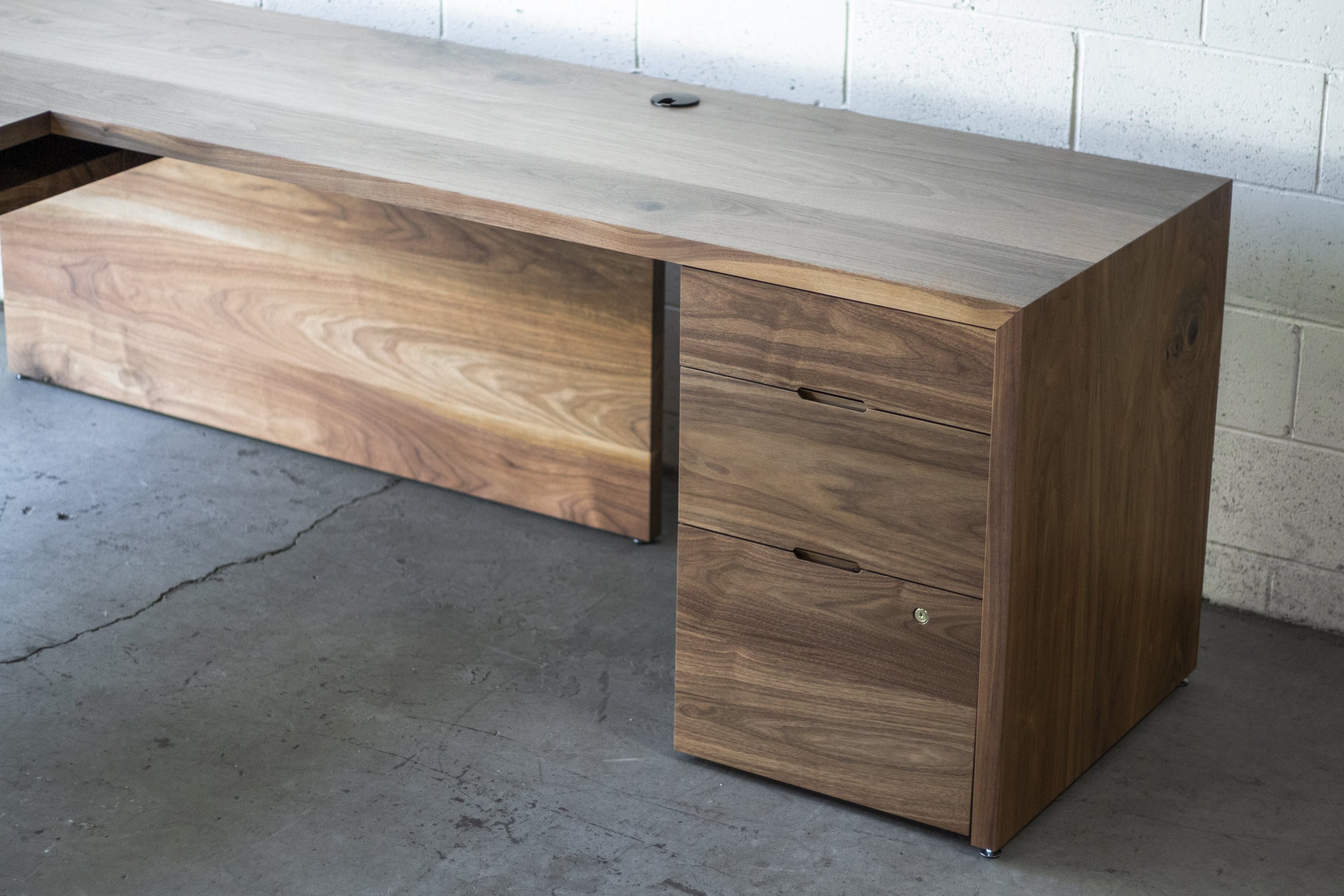 TahoeModern L Desk08.jpg