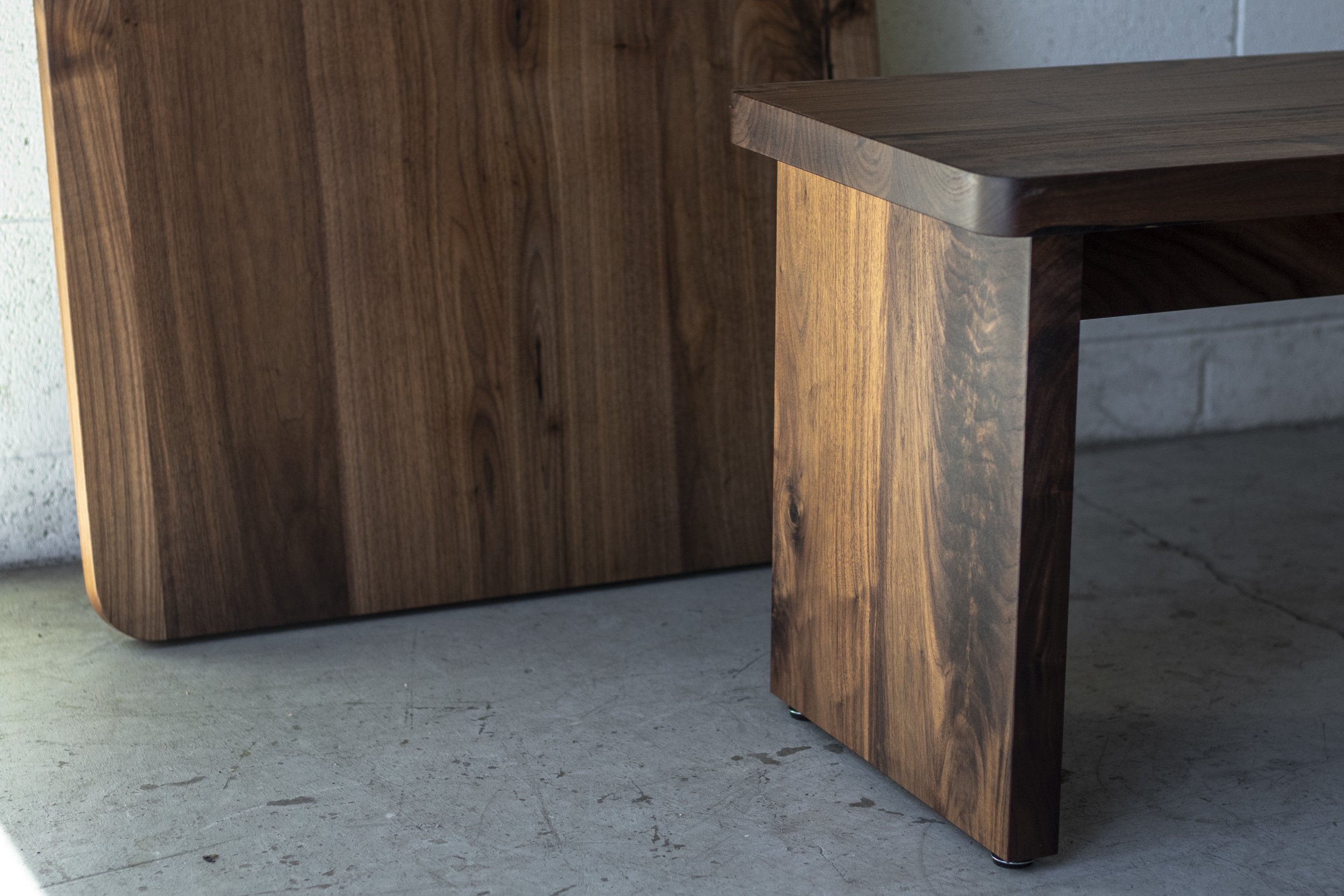 RadiusCornerTableBench17.jpg
