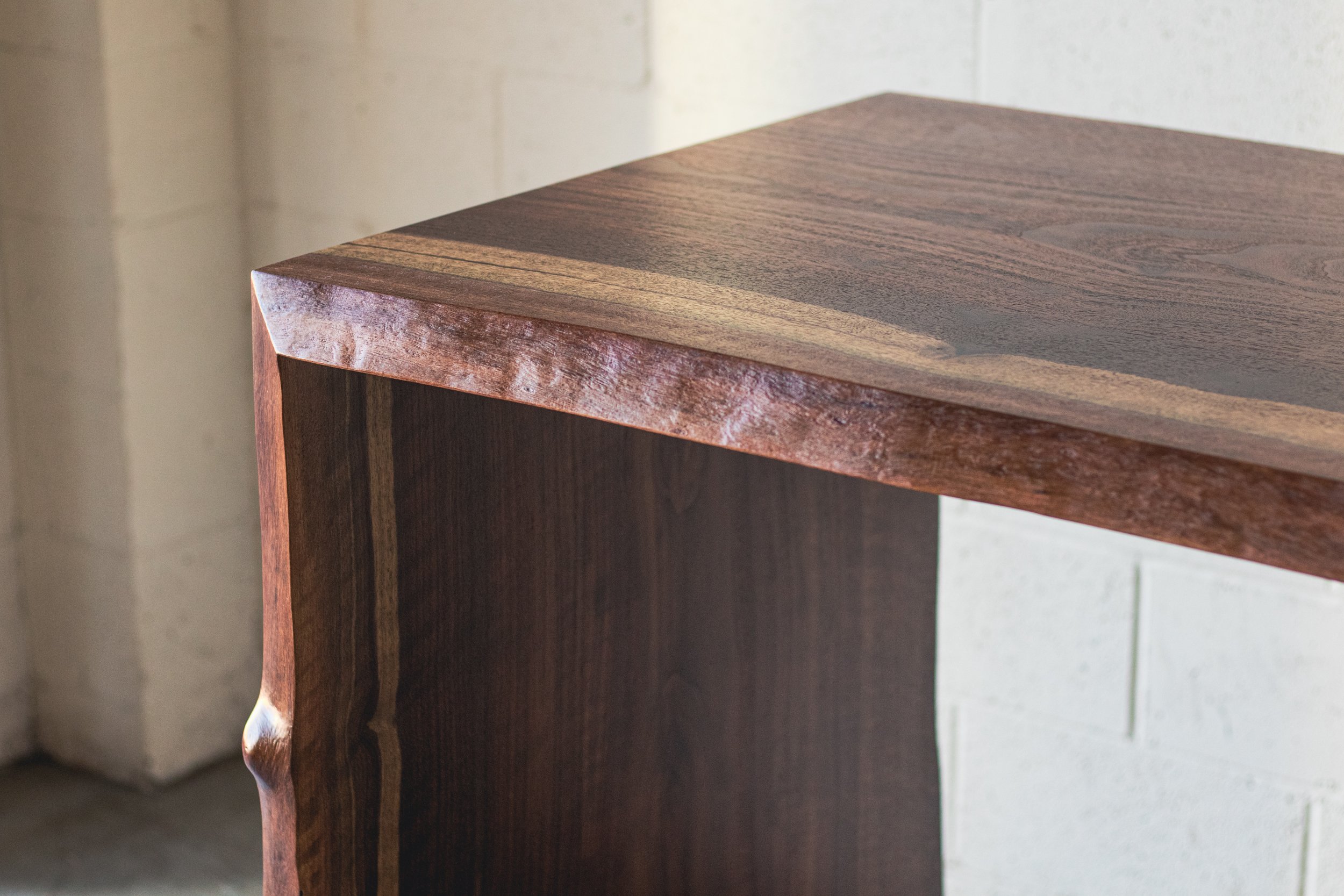 10.04.22_Waterfall_Bar_Table_09.jpg