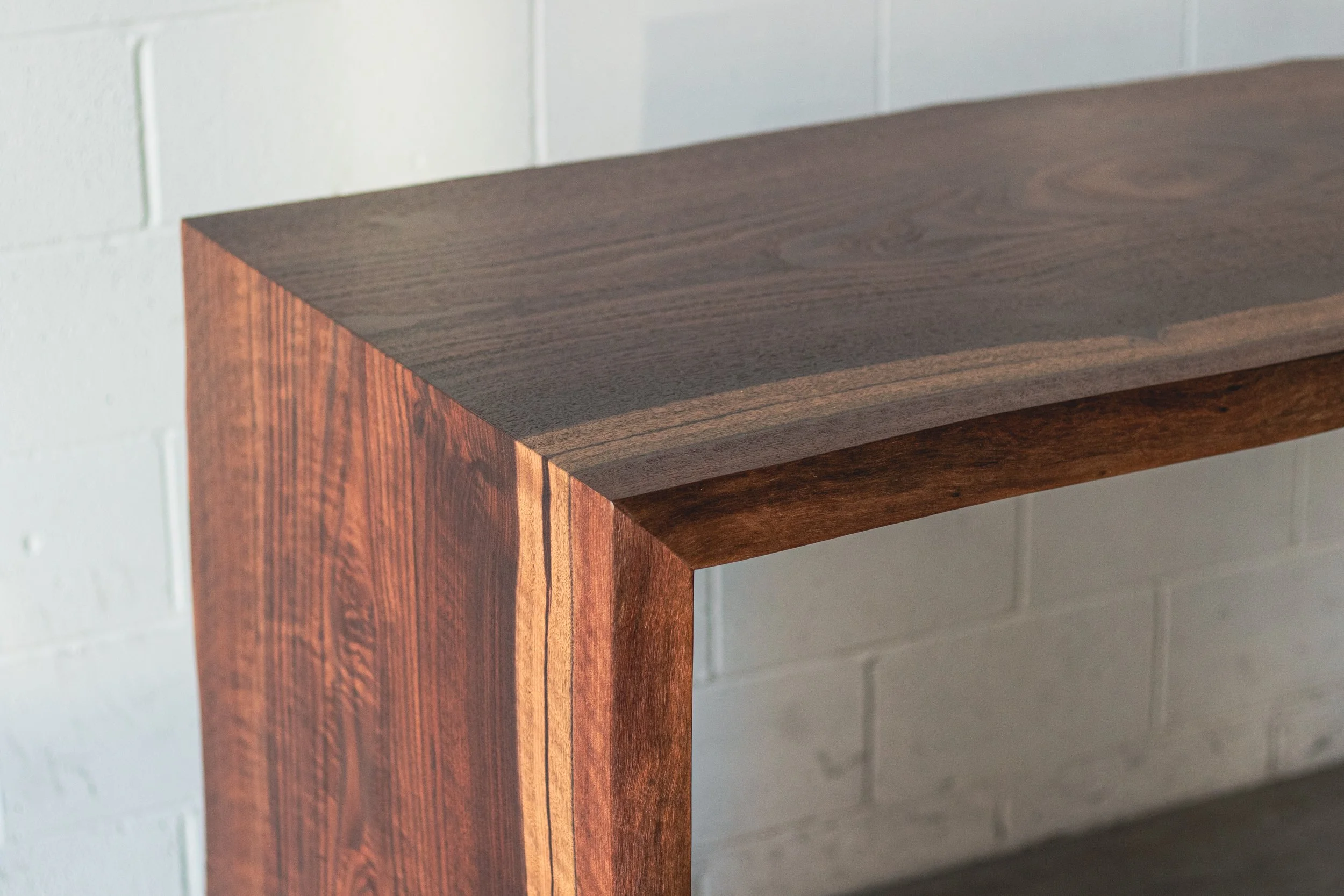 10.04.22_Waterfall_Bar_Table_07.jpg