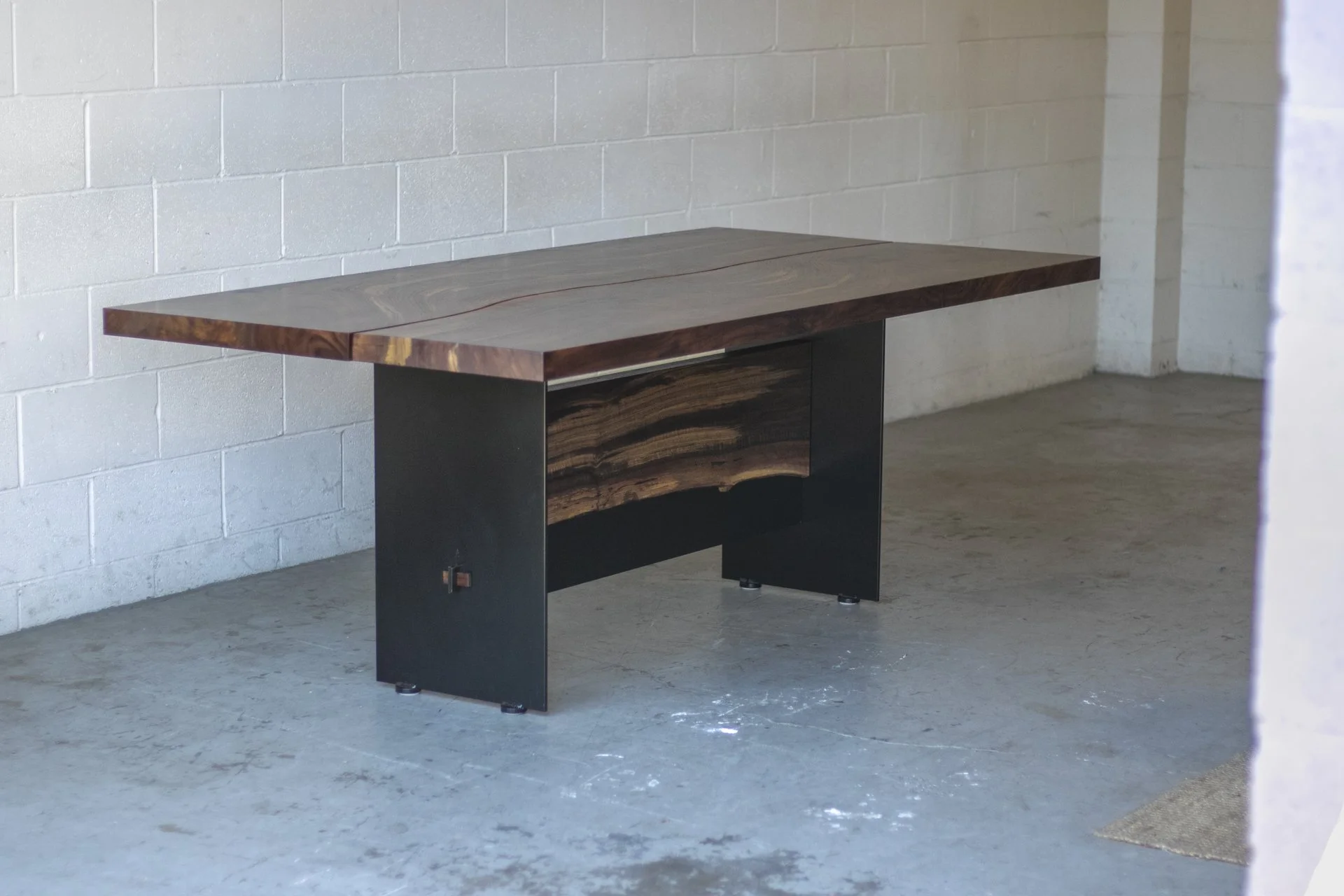 GreenRock RGA NookTable ReverseMatch 01.jpg