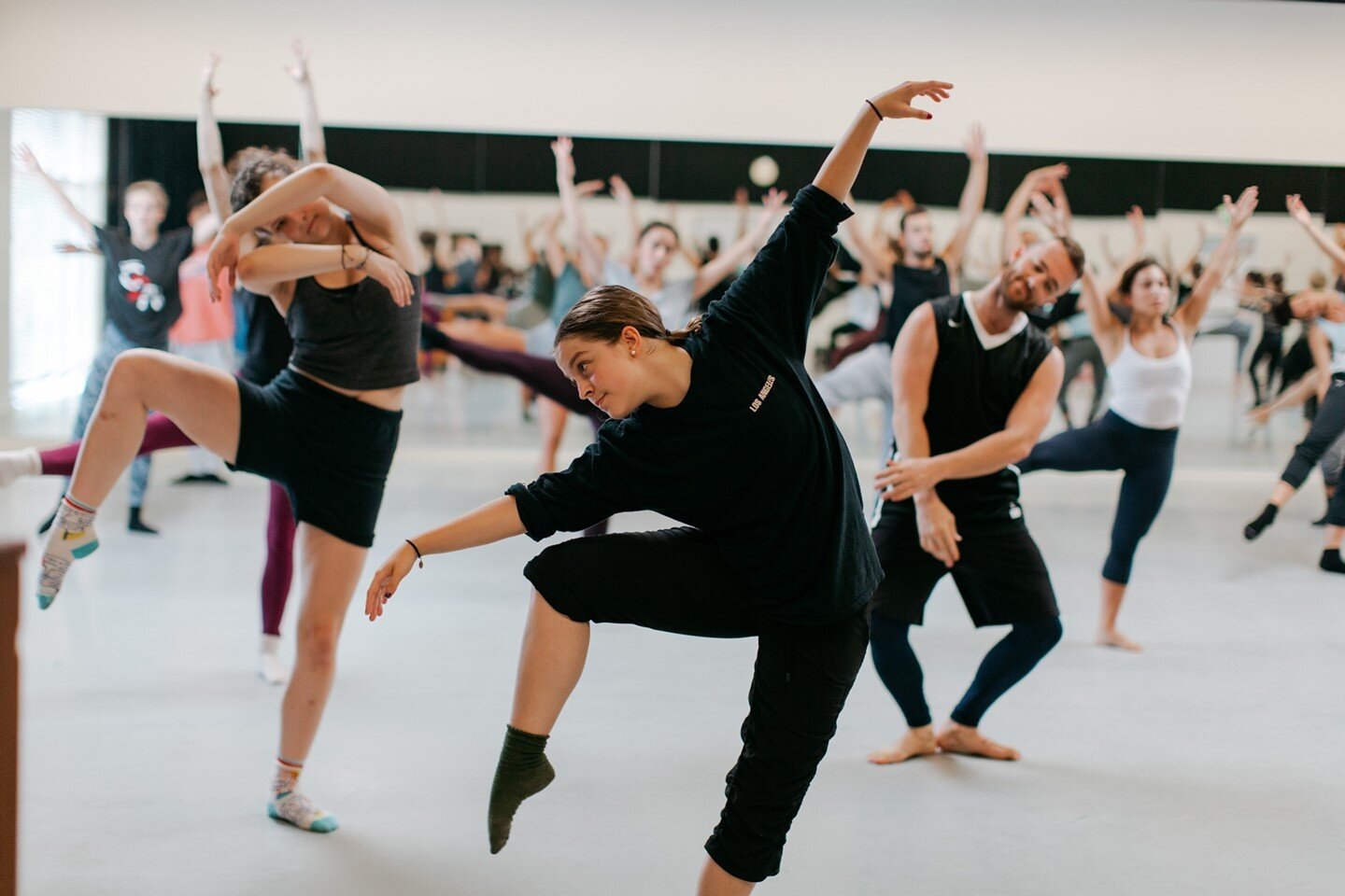 Still looking for #summerdance plans? Join us in person or via Zoom at Backhausdance Hybrid Summer Dance 2021.
.
.
.
[BACKHAUSDANCE HYBRID SUMMER DANCE at CHAPMAN UNIVERSITY] Programs available for dancers ages 13 to professional.
.
.
.
#BDSI2021 #ba