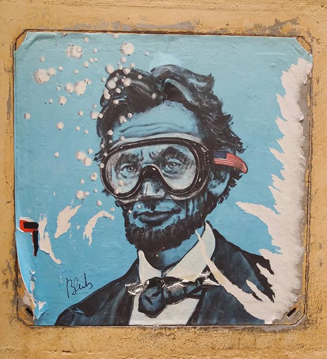 L'arte di Blub a Firenze. Everytime I visit Firenze artist Blub has a new character plastered to the walls with a snorkel on. I'm sure my American friends will appreciate this one too! #deepwater #abe #firenze #streetart #blub